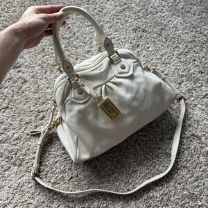 Marc Jacobs Classic Baby Q Groove Shoulder Bag Purse Ivory White Pebbled Leather
